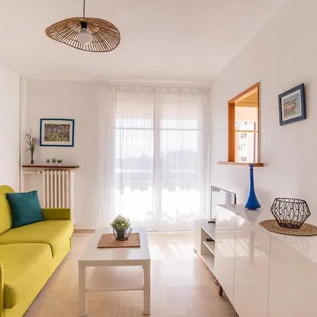 Flat With Loggia At 10min From The Appartement Hyères