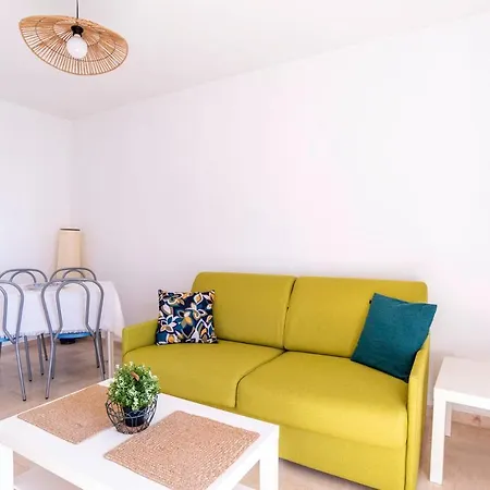 Flat With Loggia At 10min From The Hyères